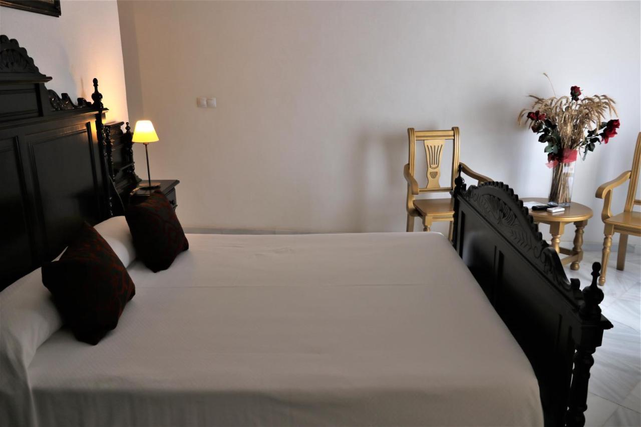 Hostal Ciudad Trigueros מראה חיצוני תמונה